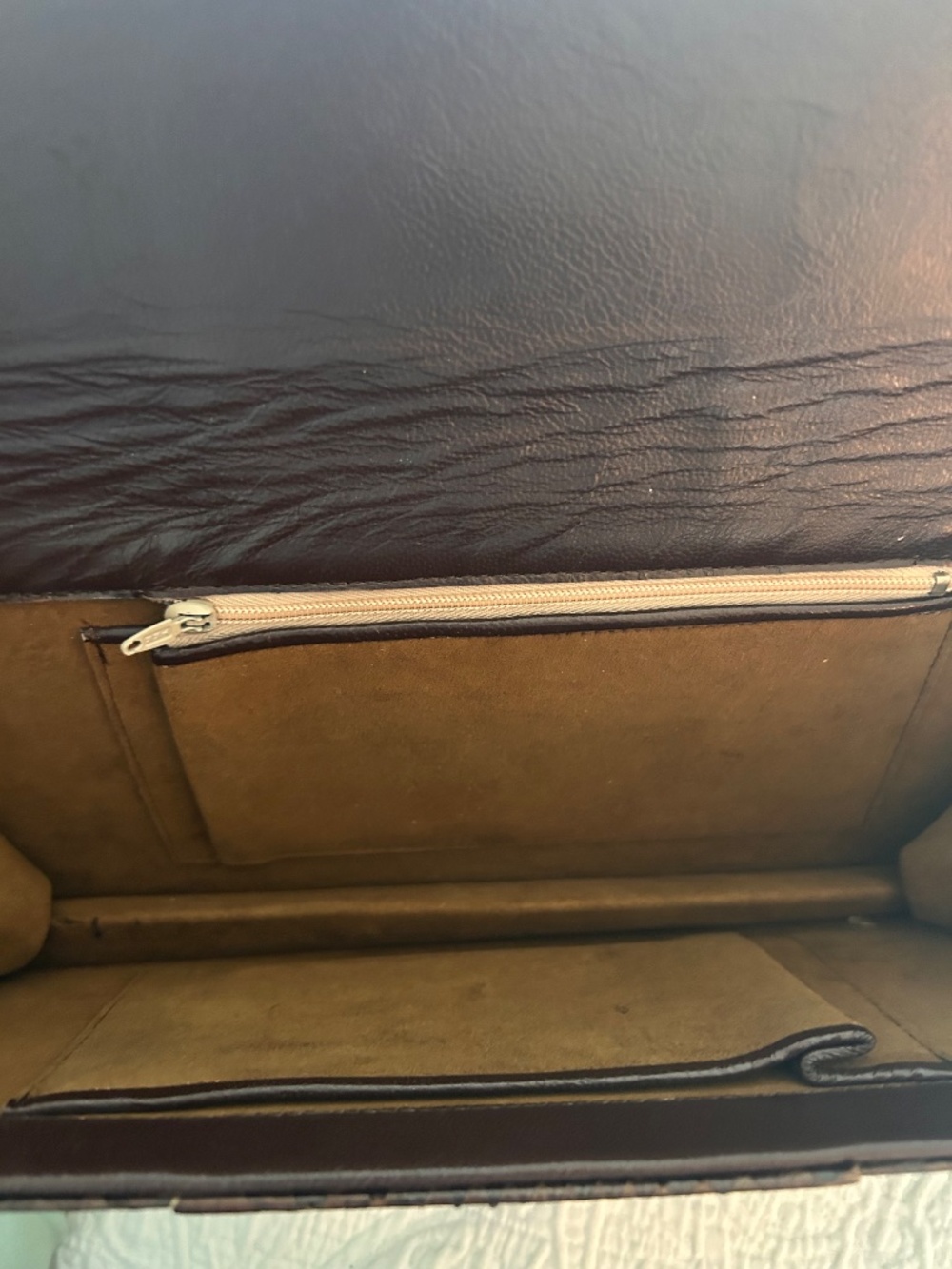 Vintage Dark Brown Snake Skin Clutch and Leather Interior - Picture 7 of 7